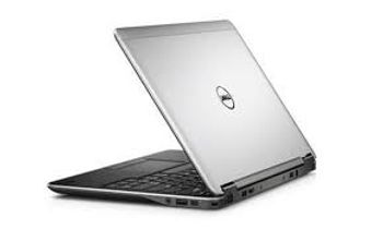 Dell Latitude E7240 - الجيل الرابع Core I7-8GB Ram-256 ssd-12.5 '' شاشة عرض مضادة للوهج غير عاكسة-HDMi-Usb3.1-Display port-ethernet port-Win10