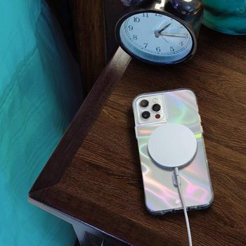 CASE-MATE iPhone 13 Pro - فقاعة صابون مع MagSafe ومضاد للميكروبات - قزحي الألوان