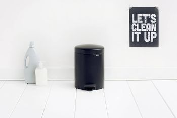 Brabantia Pedal Bin NewIcon مع دلو داخلي بلاستيكي، أسود مطفي - 5 L