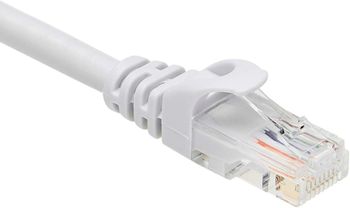 كابل شبكة الإنترنت من  Basics Snagless Rj45 Cat-6 Ethernet Patch - 15 قدم، باللون الأبيض، عبوة من 5 قطع