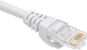 كابل شبكة الإنترنت من  Basics Snagless Rj45 Cat-6 Ethernet Patch - 15 قدم، باللون الأبيض، عبوة من 5 قطع