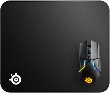 SteelSeries QcK Edge - وسادة ماوس ألعاب من القماش - حافة مخيطة لمنع التآكل - مُحسّن لأجهزة استشعار الألعاب - الحجم M