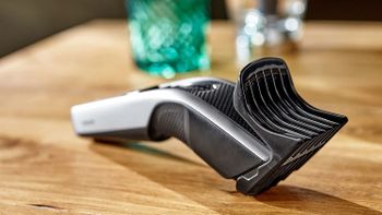 PHILIPS Series 3000 Hair Clipper, Black, HC3520/13. Black