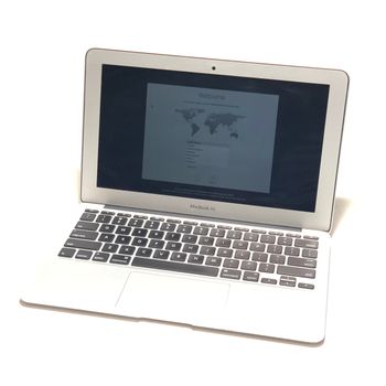 Apple MacBook Air 2014 ‎13.3 Inches Core i5 1.4GHz Core  4GB RAM, 128GB SSD 1.5GB VRAM Silver